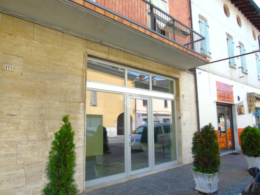 negozio in affitto a Bagnolo Mella