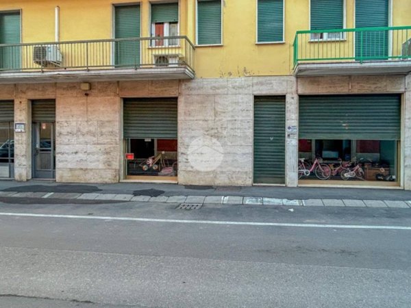 negozio in affitto a Bagnolo Mella