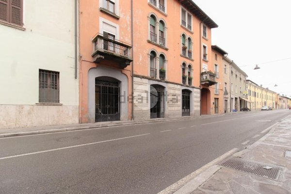 locale commerciale in affitto a Bagnolo Mella