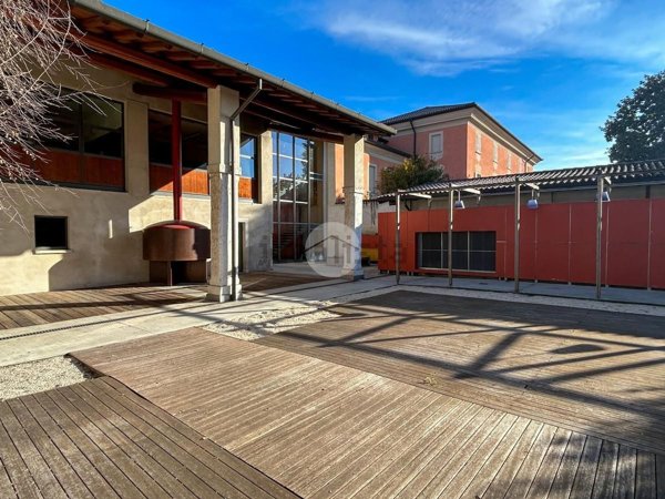 locale commerciale in affitto a Bagnolo Mella