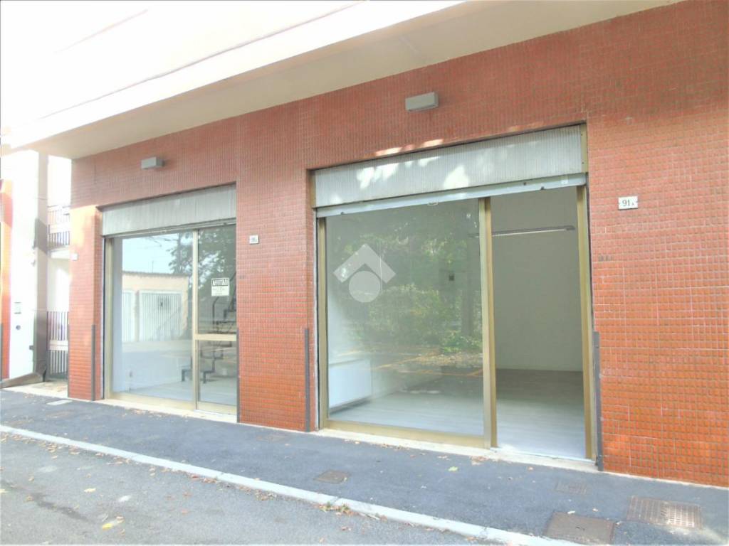 negozio in affitto a Bagnolo Mella