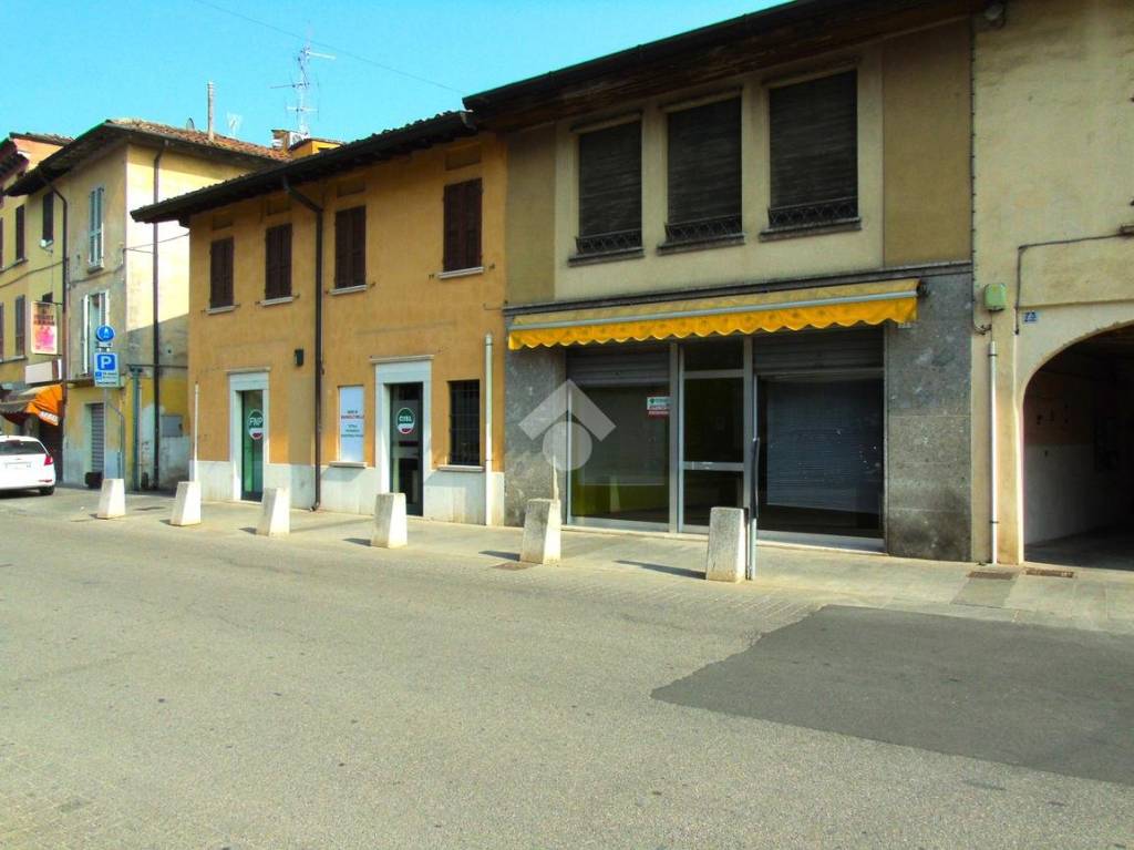 negozio in affitto a Bagnolo Mella