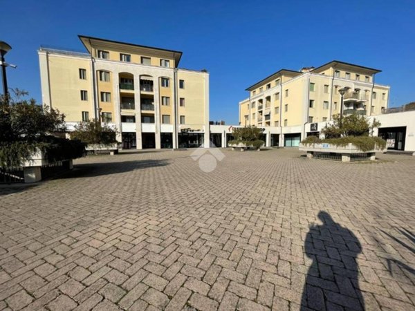 negozio in affitto a Bagnolo Mella