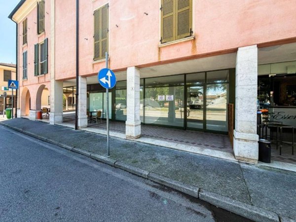 negozio in affitto a Bagnolo Mella