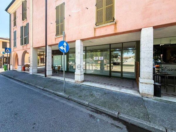 locale commerciale in affitto a Bagnolo Mella