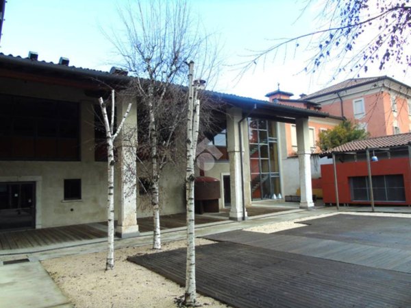 locale commerciale in affitto a Bagnolo Mella