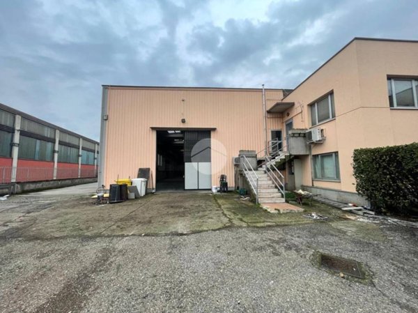 locale commerciale in affitto a Bedizzole
