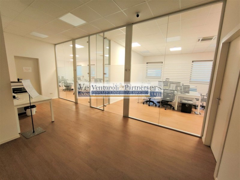 ufficio in affitto a Bedizzole in zona Piazza