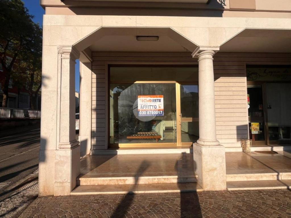 negozio in affitto a Bedizzole in zona Piazza