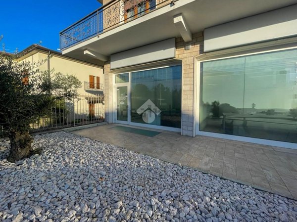 negozio in affitto a Bedizzole in zona Piazza