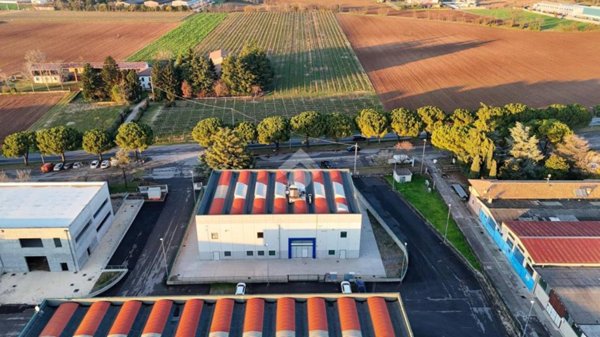 negozio in affitto a Bedizzole in zona Piazza