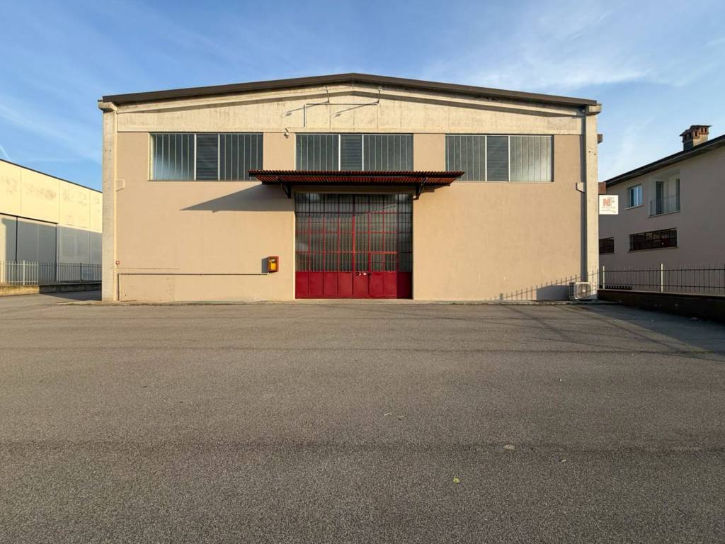 locale commerciale in affitto a Bedizzole in zona Piazza