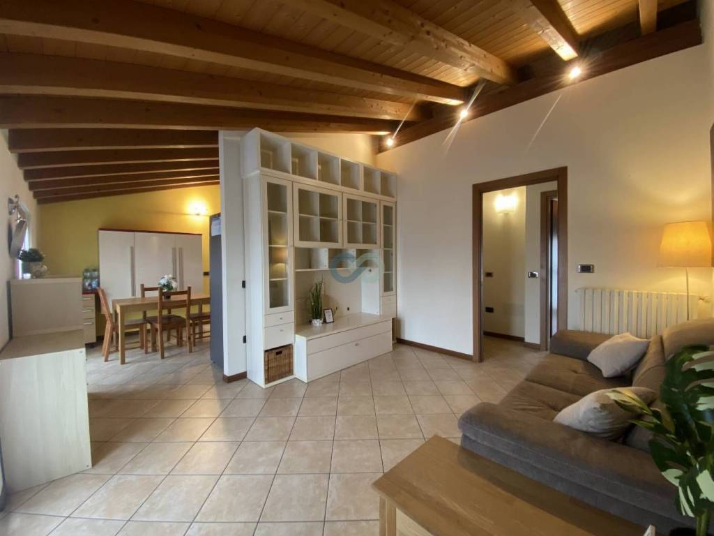 appartamento in affitto a Bedizzole in zona Piazza