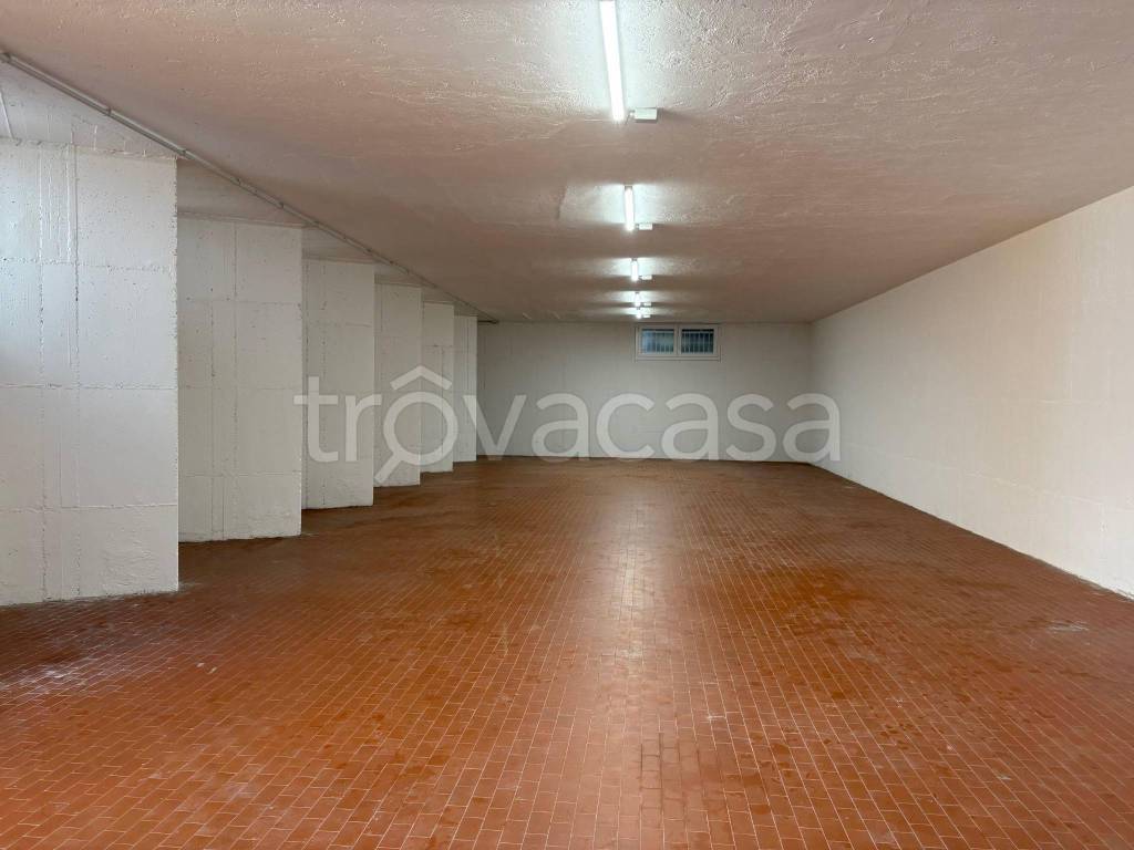 locale commerciale in affitto a Berlingo