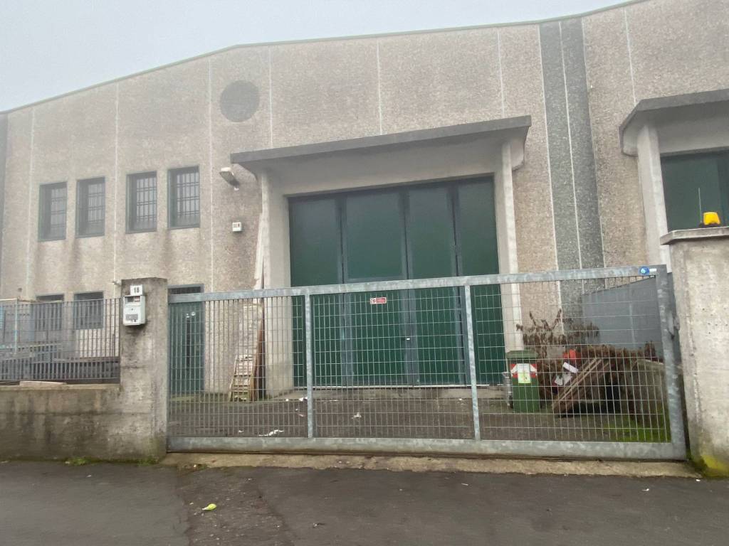 locale commerciale in affitto a Berlingo