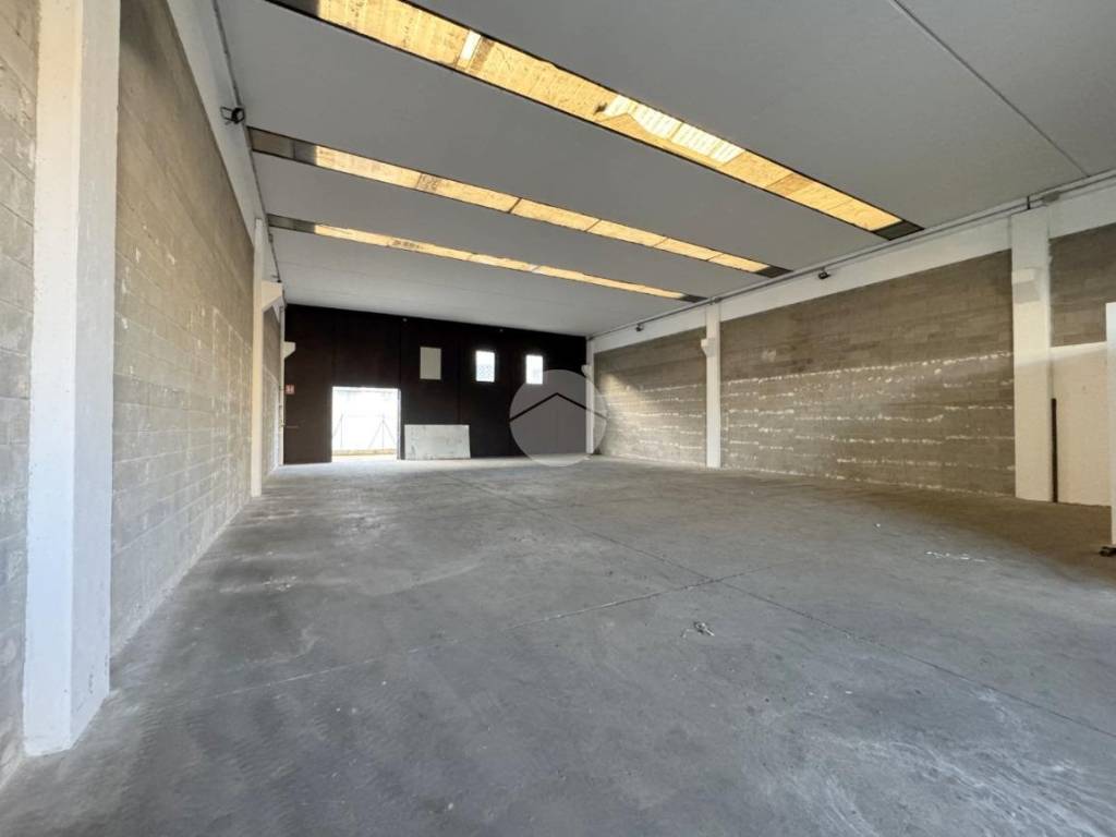 locale commerciale in affitto a Berlingo