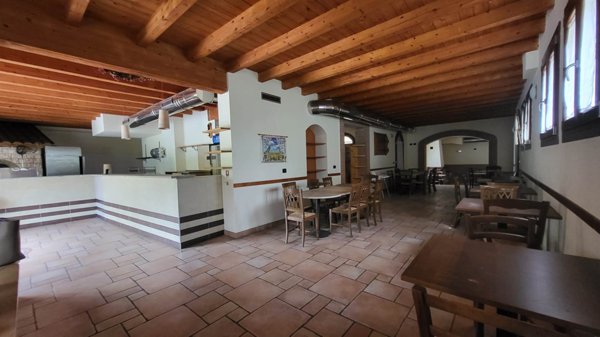 negozio in affitto a Berzo Demo in zona Monte