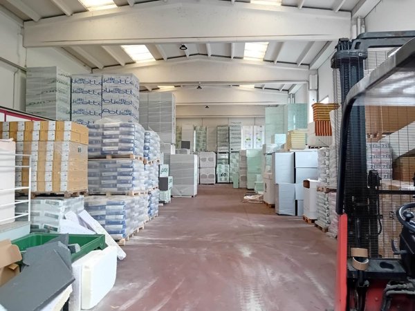 ufficio in affitto a Berzo Demo in zona Monte