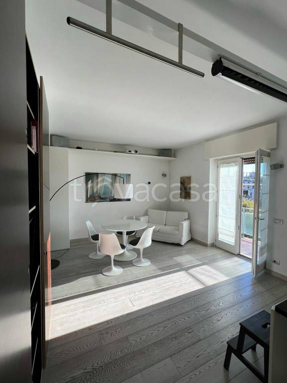 appartamento in affitto a Berzo Demo in zona Monte