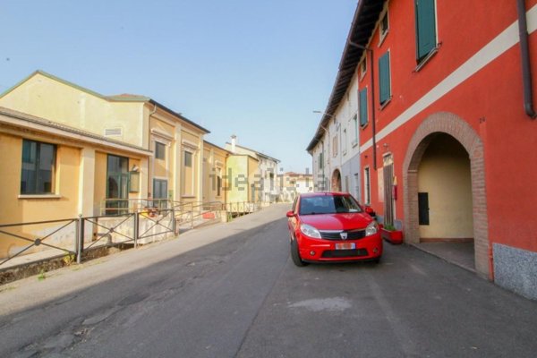locale commerciale in affitto a Borgo San Giacomo