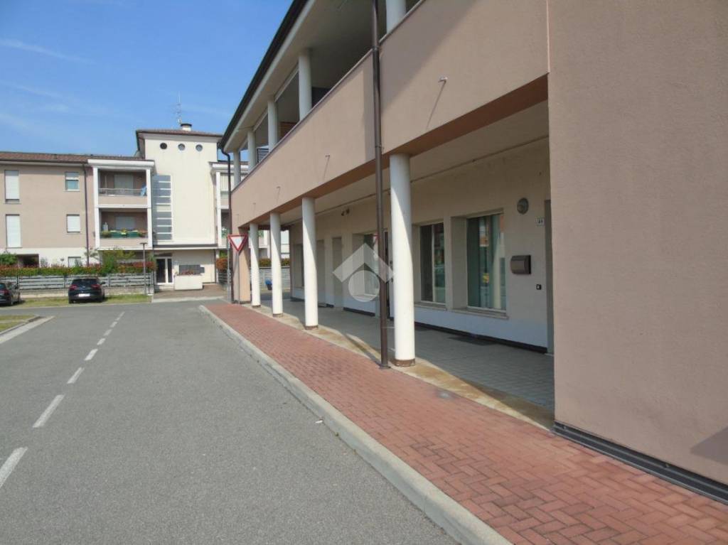 negozio in affitto a Borgosatollo