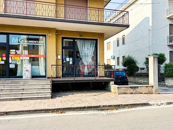 locale commerciale in affitto a Borgosatollo