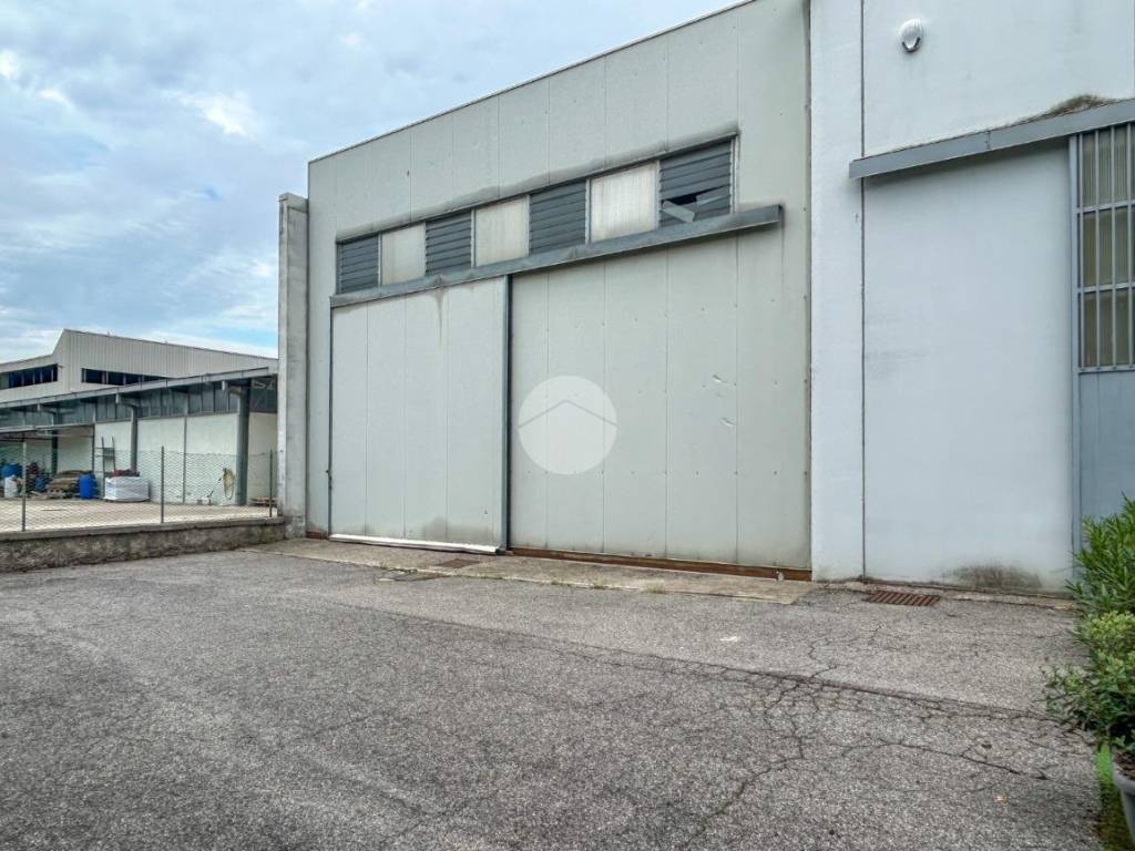 locale commerciale in affitto a Borgosatollo