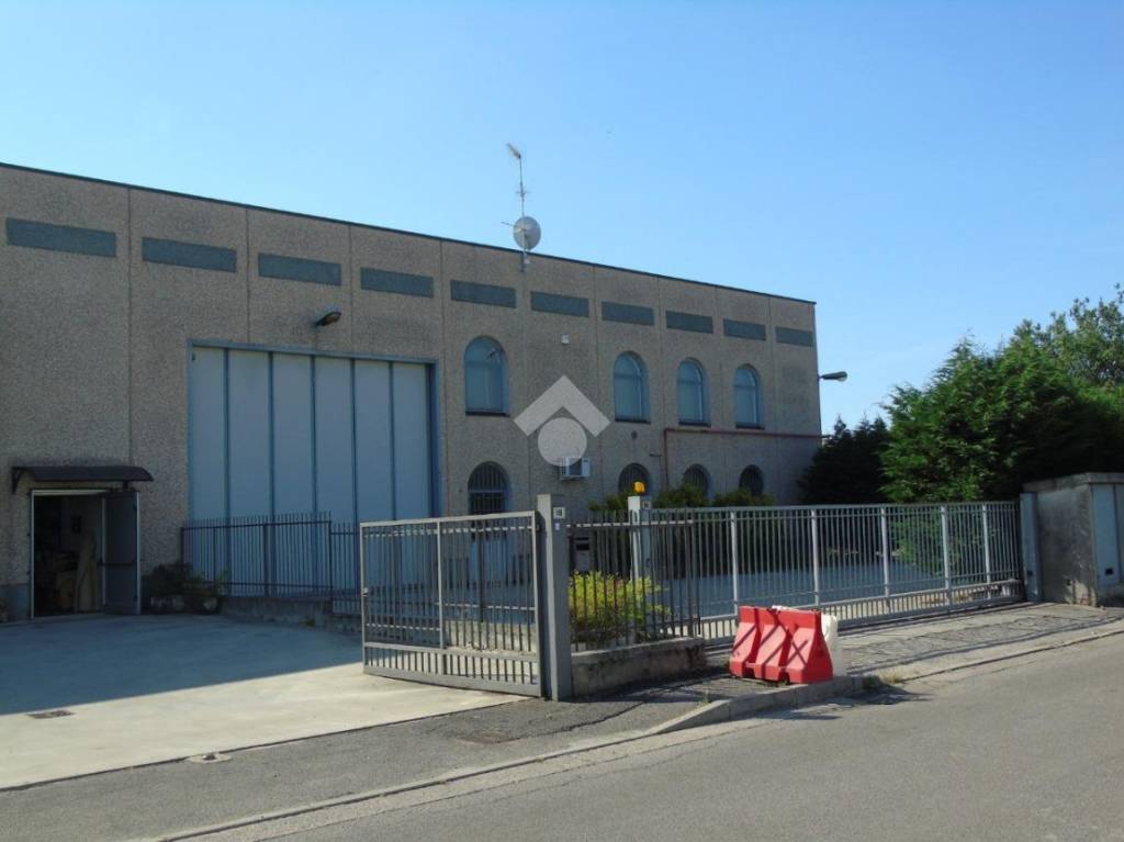 locale commerciale in affitto a Borgosatollo