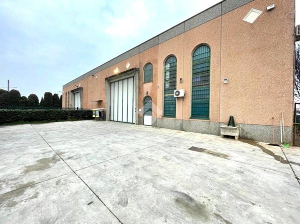 locale commerciale in affitto a Borgosatollo