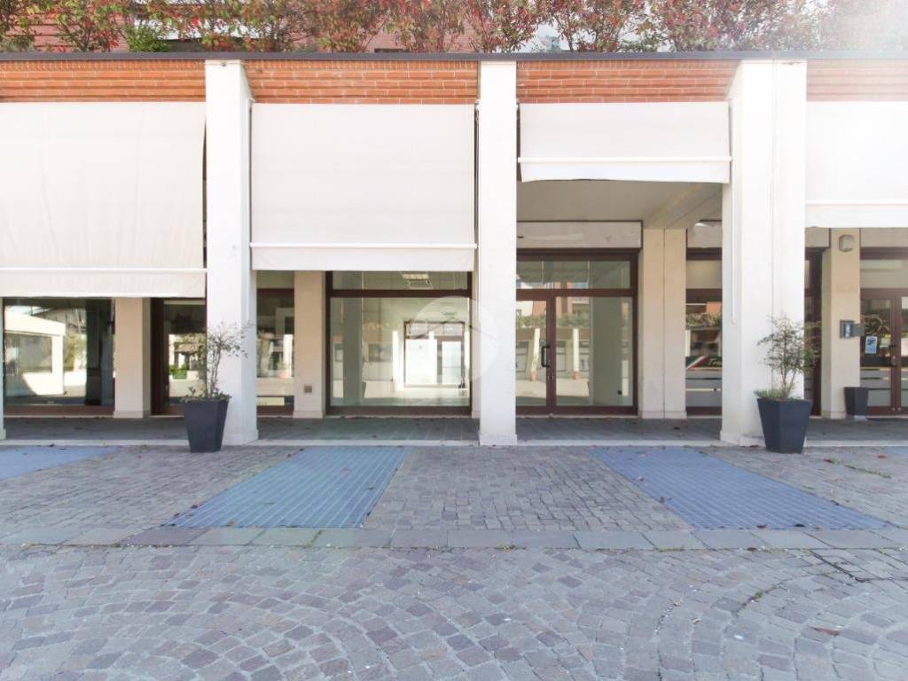 locale commerciale in affitto a Borgosatollo