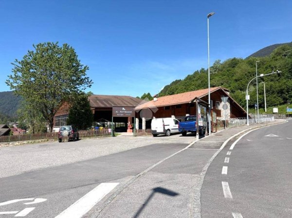 negozio in affitto a Borno