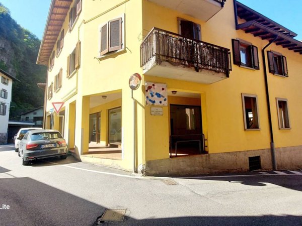 negozio in affitto a Breno