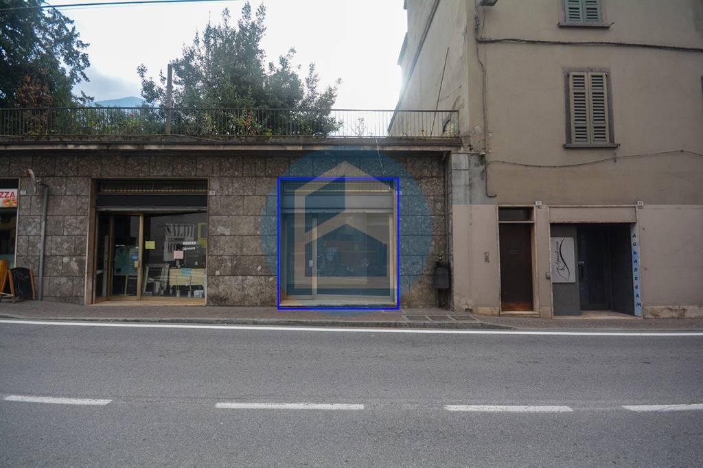 negozio in affitto a Breno