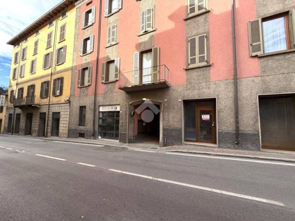 negozio in affitto a Breno