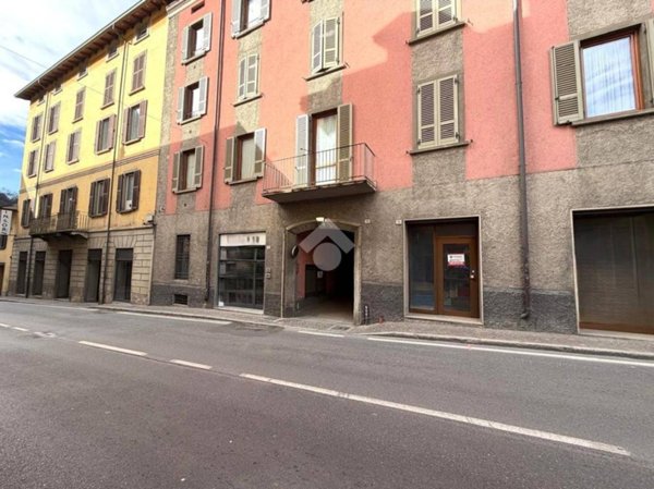 negozio in affitto a Breno