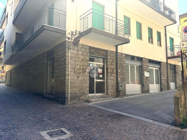 locale commerciale in affitto a Breno