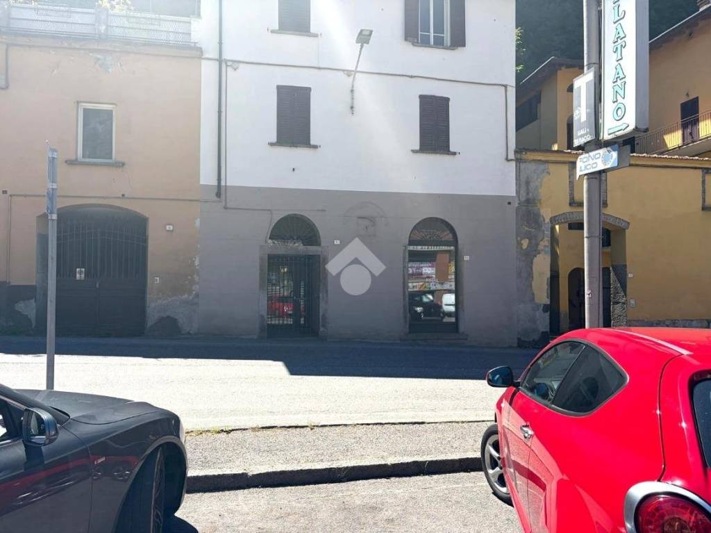 negozio in affitto a Breno