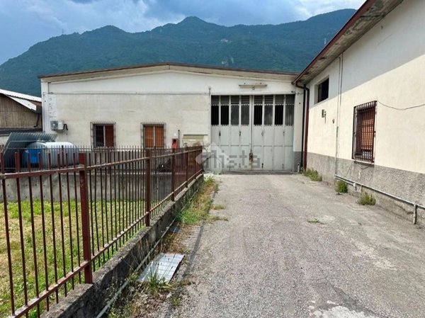 capannone in affitto a Breno