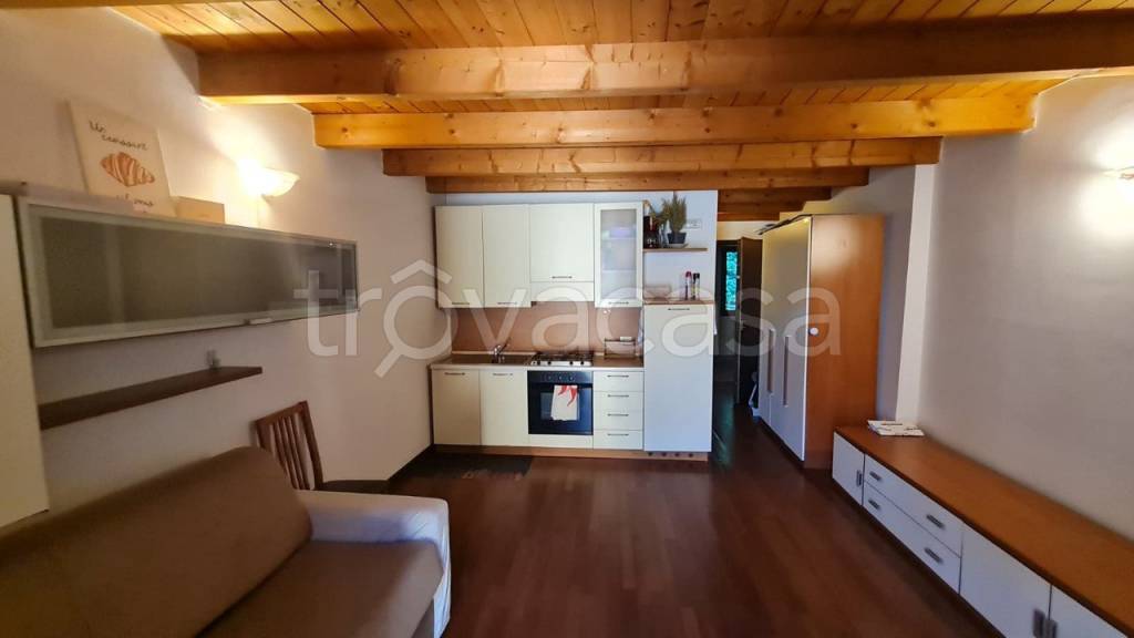 appartamento in affitto a Breno