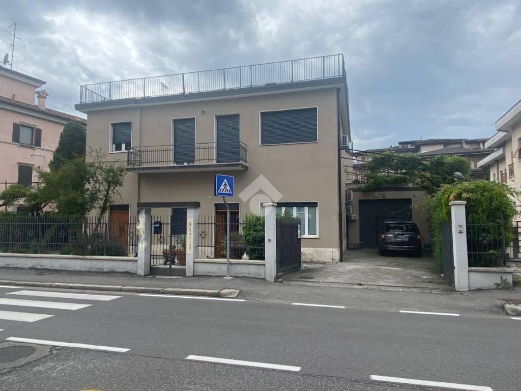 ufficio in affitto a Brescia in zona Chiusure