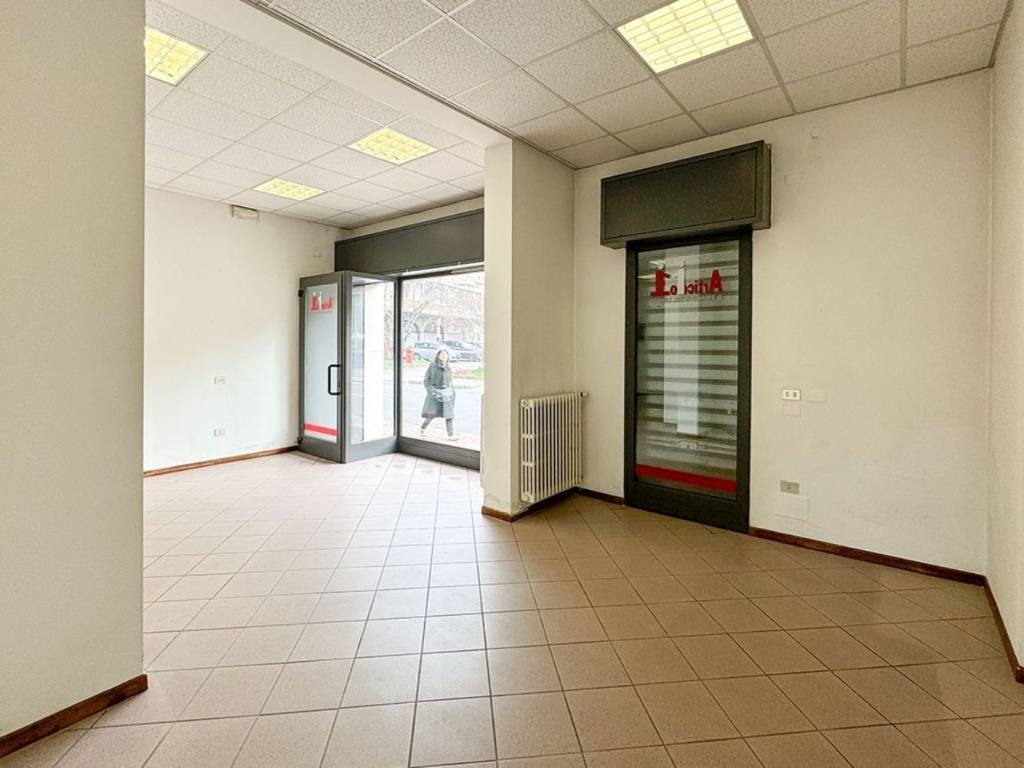 negozio in affitto a Brescia in zona Volta