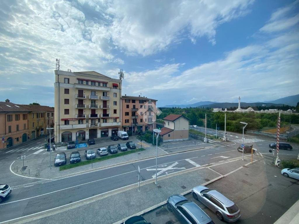 ufficio in affitto a Brescia in zona Quartiere Primo Maggio