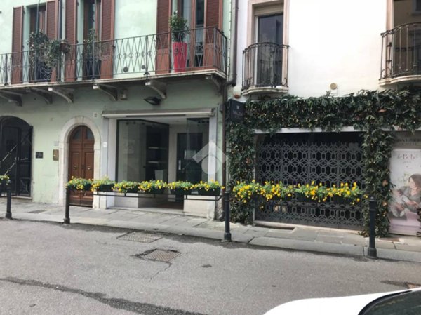 negozio in affitto a Brescia in zona Centro Storico