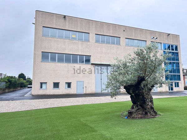 ufficio in affitto a Brescia in zona Buffalora
