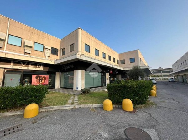 negozio in affitto a Brescia in zona Chiesa Nuova