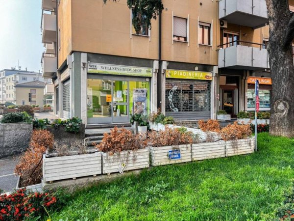 negozio in affitto a Brescia in zona Porta Venezia