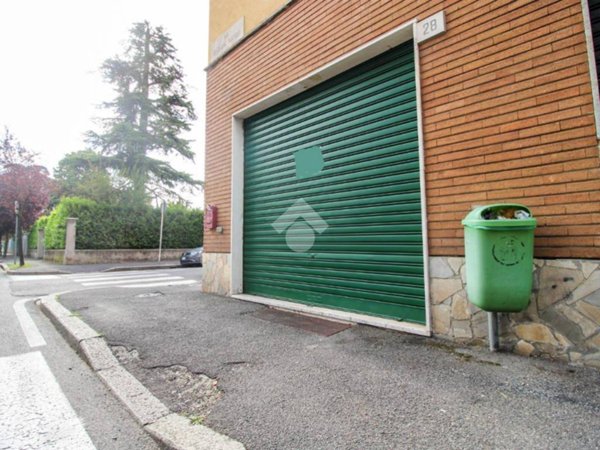 negozio in affitto a Brescia in zona Volta