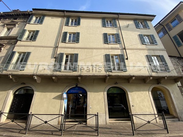locale commerciale in affitto a Brescia