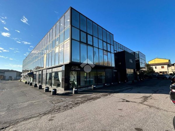 locale commerciale in affitto a Brescia in zona Chiusure