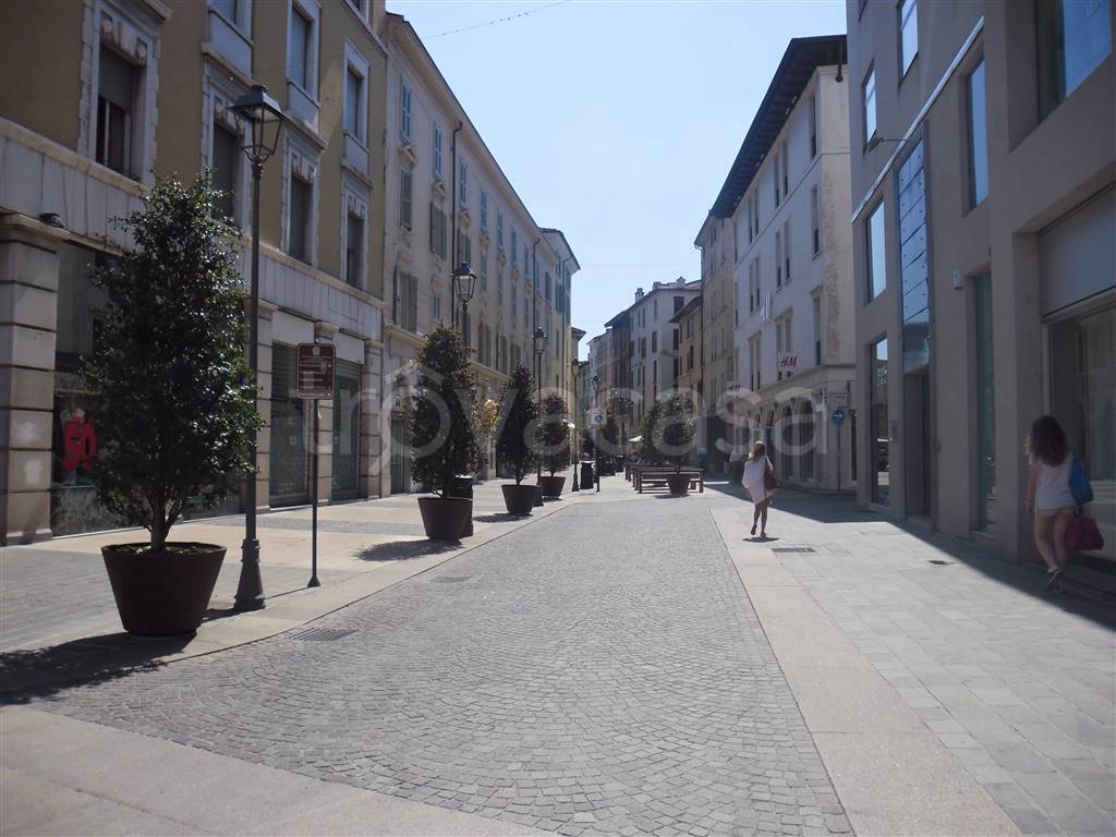 negozio in affitto a Brescia in zona Centro Storico